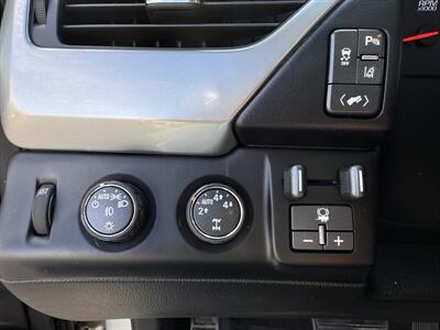 2015 Chevrolet Tahoe LTZ   - Photo 17 - Cahokia, IL 62206