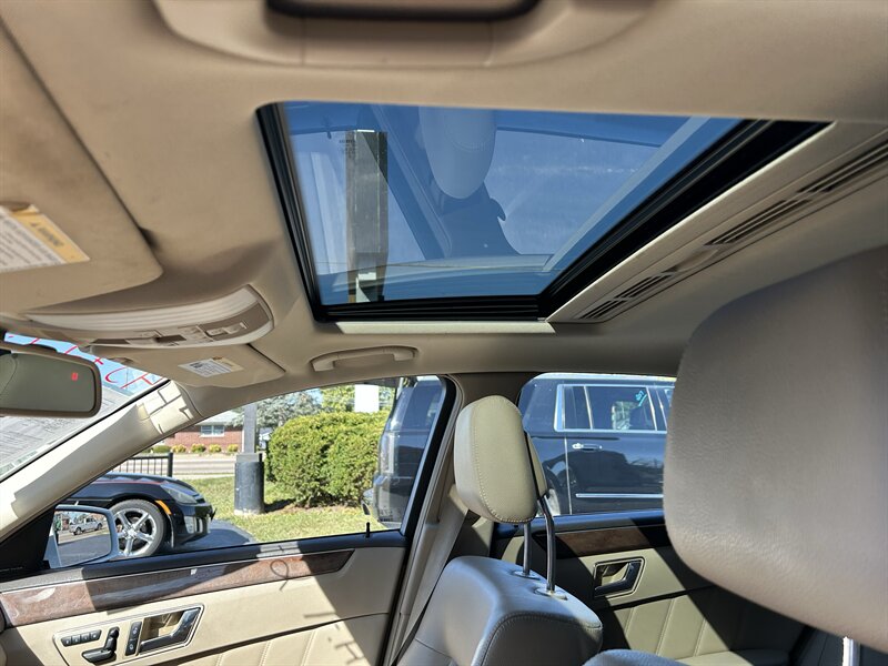 2011 Mercedes-Benz E 350 Luxury 4MATIC - Photo 9 - Fairview Heights, IL 62208