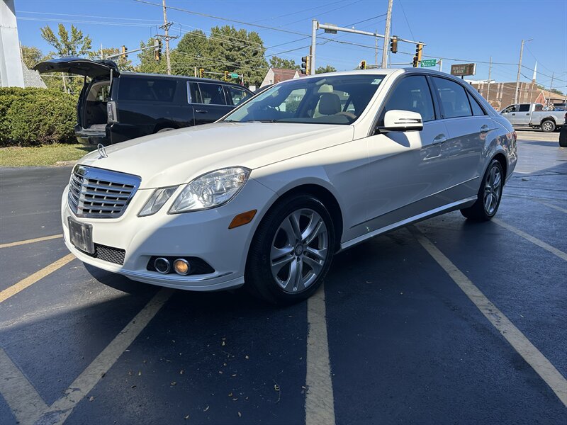 2011 Mercedes-Benz E 350 Luxury 4MATIC - Photo 3 - Fairview Heights, IL 62208