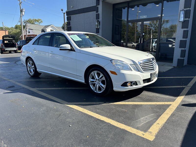 2011 Mercedes-Benz E 350 Luxury 4MATIC - Photo 2 - Fairview Heights, IL 62208