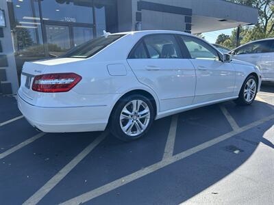 2011 Mercedes-Benz E 350 Luxury 4MATIC - Photo 4 - Fairview Heights, IL 62208