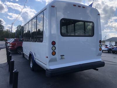 2013 Ford ECONOLINE BUS   - Photo 6 - Belleville, IL 62226