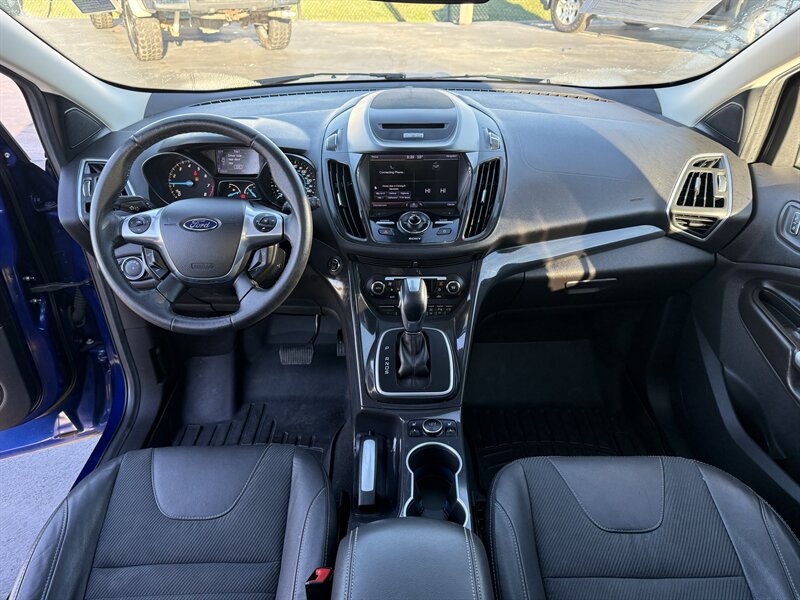 2013 Ford Escape Titanium - Photo 11 - Cahokia, IL 62206