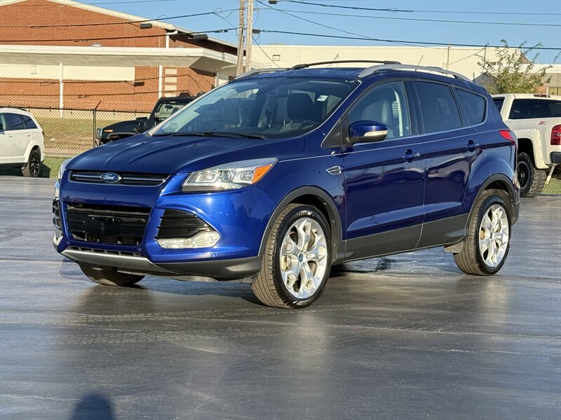 2013 Ford Escape Titanium   - Photo 1 - Cahokia, IL 62206