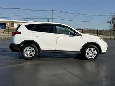 2014 Toyota RAV4 LE   - Photo 5 - Cahokia, IL 62206