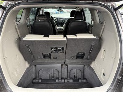 2016 Kia Sedona EX - Photo 11 - Cahokia, IL 62206
