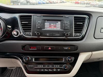 2016 Kia Sedona EX - Photo 15 - Cahokia, IL 62206
