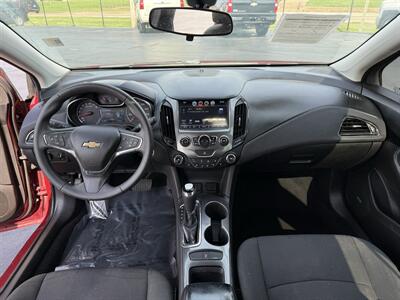 2018 Chevrolet Cruze LT Auto   - Photo 11 - Cahokia, IL 62206