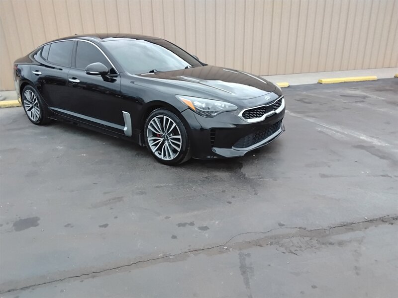 2018 Kia Stinger Premium's photo