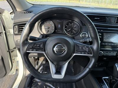 2017 Nissan Rogue SV   - Photo 11 - Cahokia, IL 62206