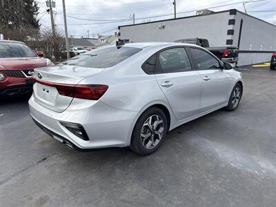 2021 Kia Forte LXS   - Photo 3 - Millstadt, IL 62260