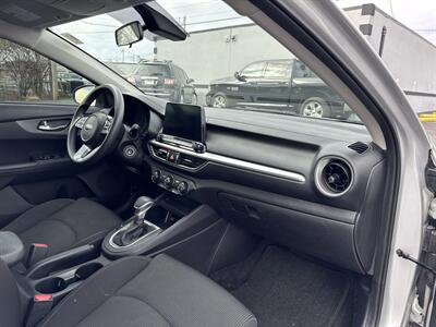 2021 Kia Forte LXS   - Photo 11 - Millstadt, IL 62260