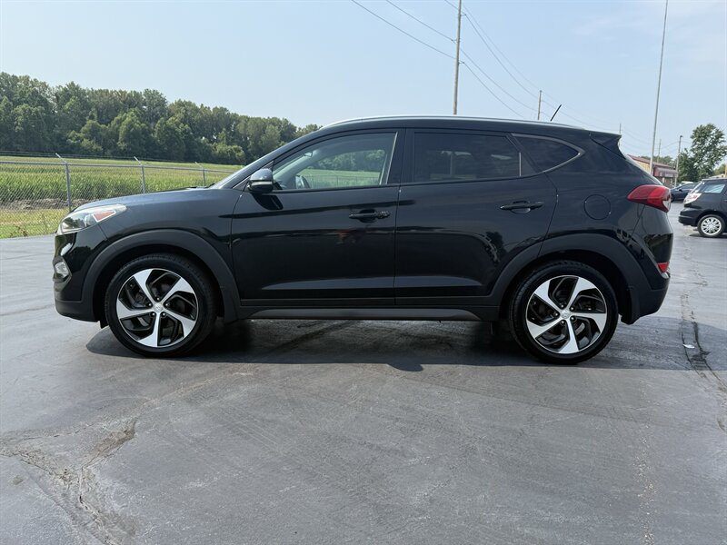 2016 Hyundai TUCSON Eco - Photo 2 - Cahokia, IL 62206