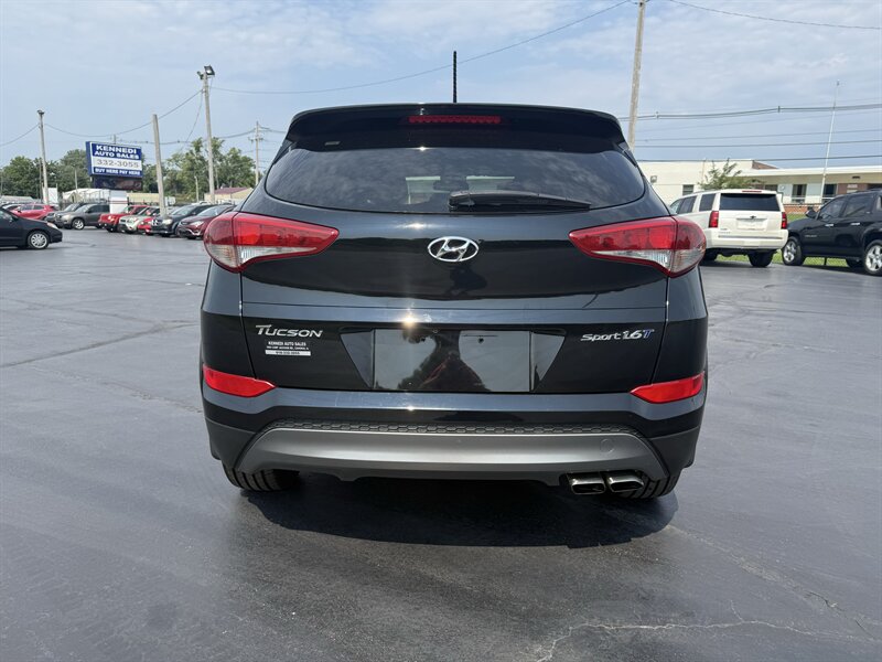 2016 Hyundai TUCSON Eco - Photo 10 - Cahokia, IL 62206