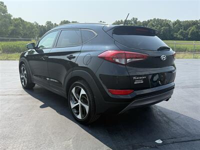 2016 Hyundai TUCSON Eco - Photo 3 - Cahokia, IL 62206