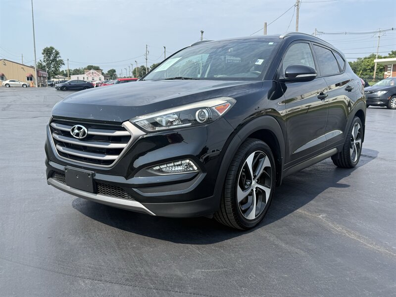 2016 Hyundai TUCSON Eco   - Photo 1 - Cahokia, IL 62206