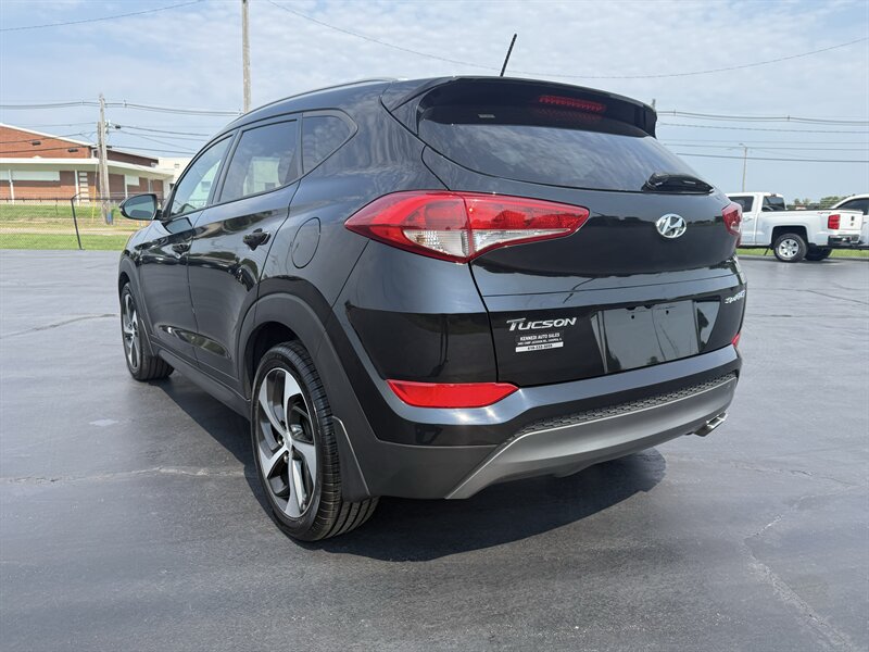 2016 Hyundai TUCSON Eco - Photo 9 - Cahokia, IL 62206