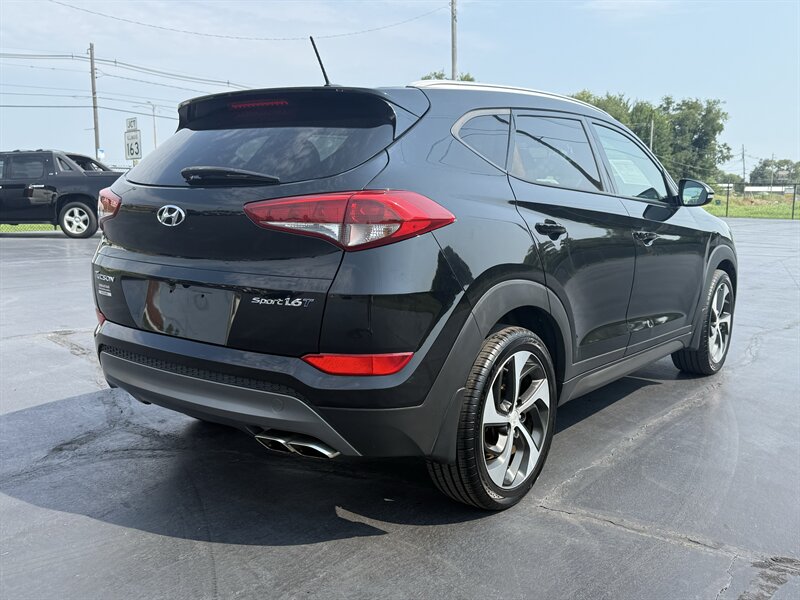 2016 Hyundai TUCSON Eco - Photo 7 - Cahokia, IL 62206