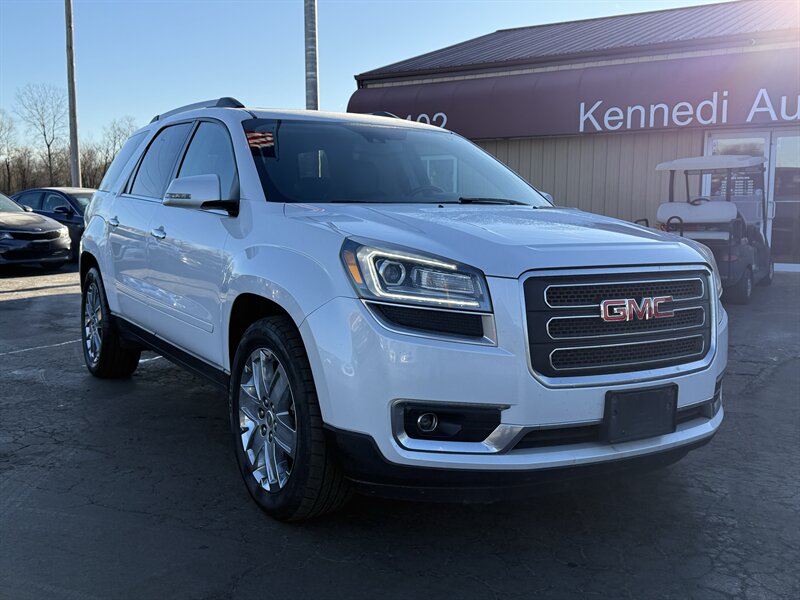 2017 GMC Acadia Limited - Photo 7 - Cahokia, IL 62206