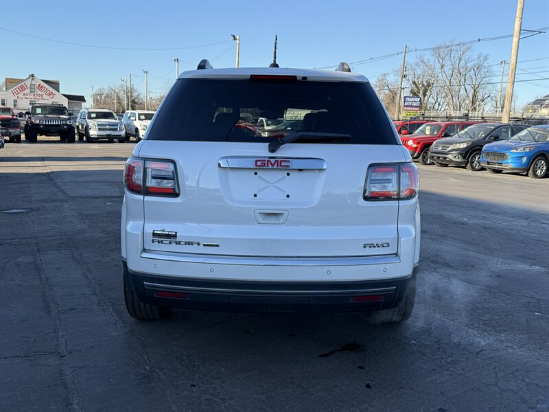 2017 GMC Acadia Limited - Photo 4 - Cahokia, IL 62206