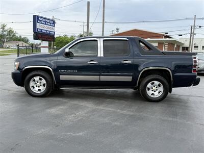 2008 Chevrolet Avalanche LT   - Photo 2 - Cahokia, IL 62206