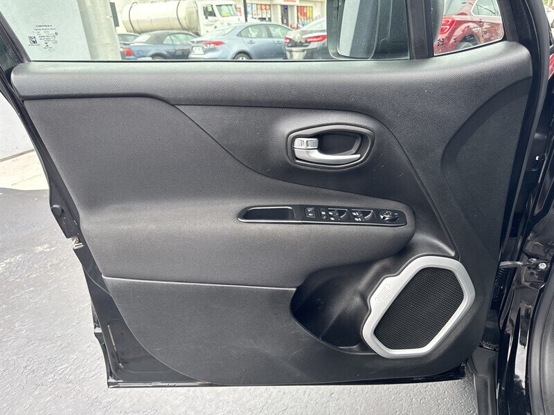 2018 Jeep Renegade Sport - Photo 15 - Millstadt, IL 62260