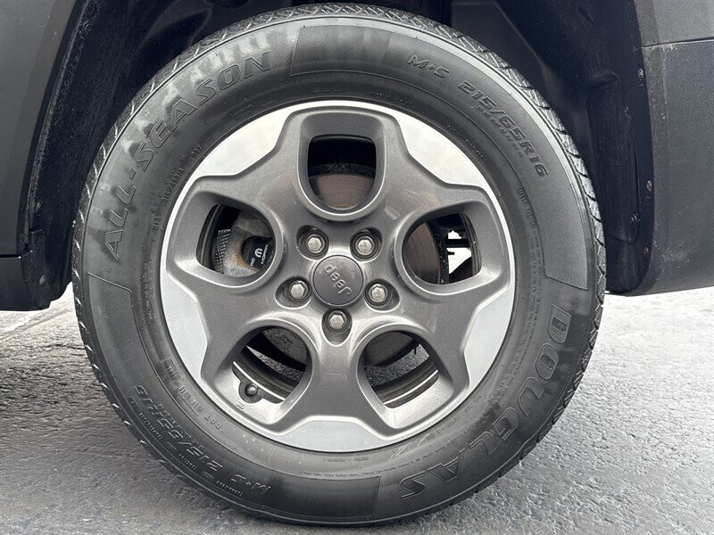 2018 Jeep Renegade Sport - Photo 9 - Millstadt, IL 62260