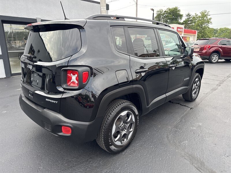 2018 Jeep Renegade Sport - Photo 4 - Millstadt, IL 62260