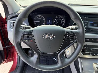 2017 Hyundai SONATA SE   - Photo 12 - Cahokia, IL 62206