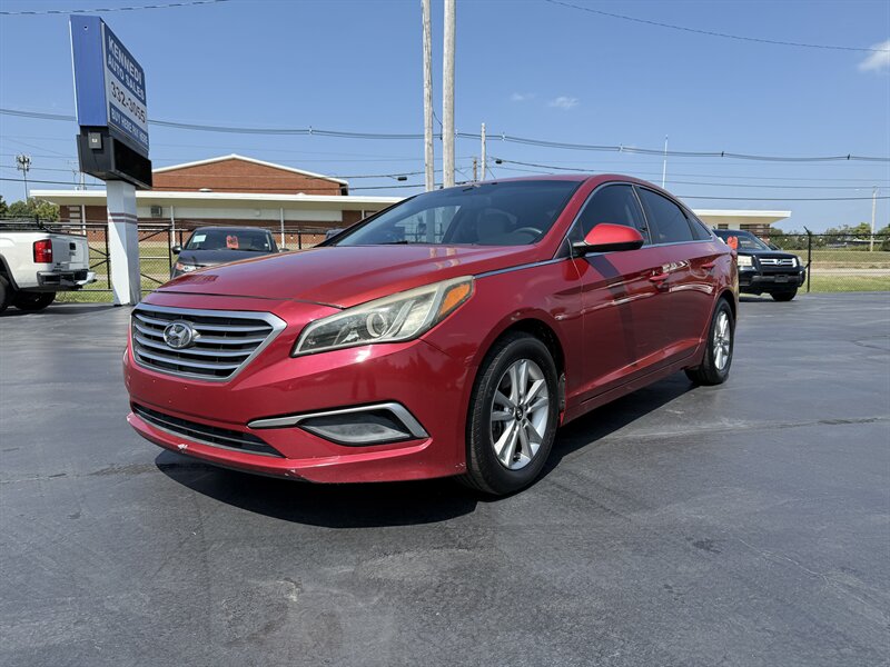 2017 Hyundai SONATA SE - Photo 1 - Cahokia, IL 62206