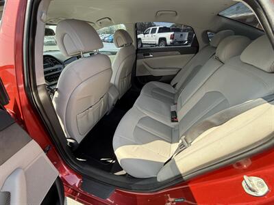 2017 Hyundai SONATA SE   - Photo 10 - Cahokia, IL 62206