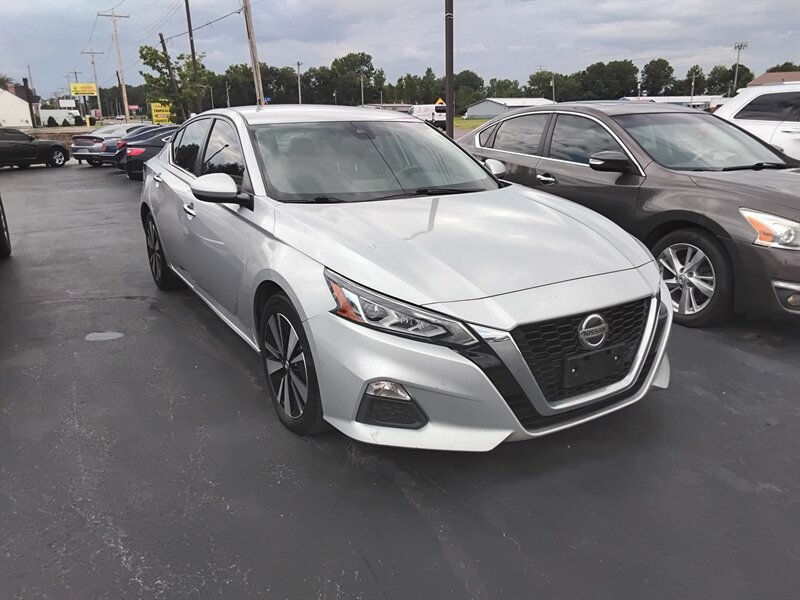 2021 Nissan Altima 2.5 SV   - Photo 1 - Cahokia, IL 62206