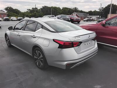 2021 Nissan Altima 2.5 SV   - Photo 4 - Cahokia, IL 62206