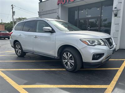 2018 Nissan Pathfinder S   - Photo 2 - Fairview Heights, IL 62208