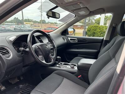 2018 Nissan Pathfinder S   - Photo 8 - Fairview Heights, IL 62208