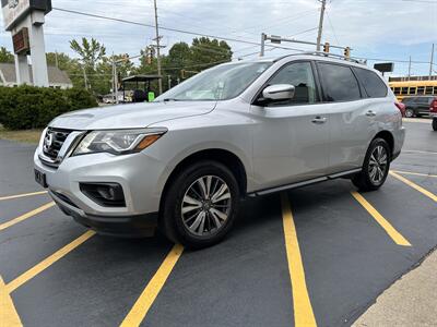 2018 Nissan Pathfinder S   - Photo 3 - Fairview Heights, IL 62208