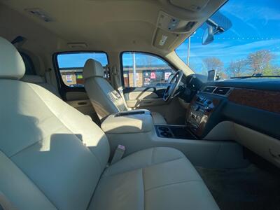 2008 Chevrolet Avalanche LT   - Photo 5 - Belleville, IL 62226