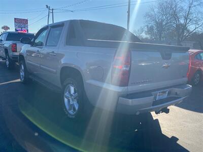 2008 Chevrolet Avalanche LT   - Photo 7 - Belleville, IL 62226