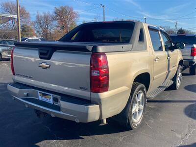 2008 Chevrolet Avalanche LT   - Photo 9 - Belleville, IL 62226