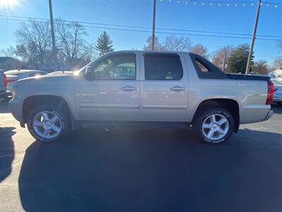 2008 Chevrolet Avalanche LT   - Photo 6 - Belleville, IL 62226
