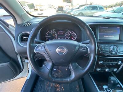 2014 Nissan Pathfinder Hybrid SV   - Photo 14 - Cahokia, IL 62206