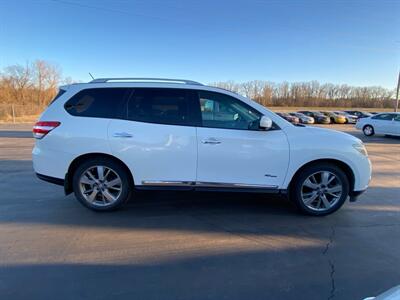 2014 Nissan Pathfinder Hybrid SV   - Photo 4 - Cahokia, IL 62206