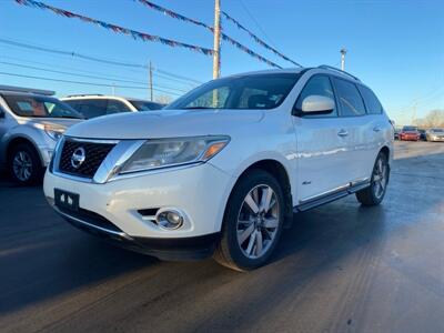 2014 Nissan Pathfinder Hybrid SV   - Photo 1 - Cahokia, IL 62206