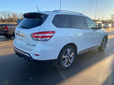 2014 Nissan Pathfinder Hybrid SV   - Photo 5 - Cahokia, IL 62206