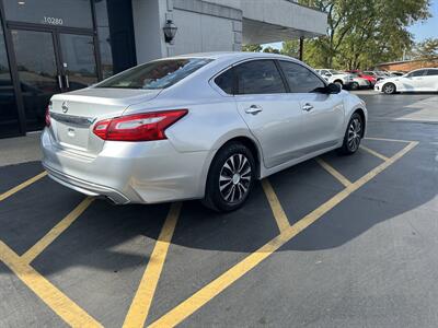 2017 Nissan Altima 2.5   - Photo 4 - Fairview Heights, IL 62208