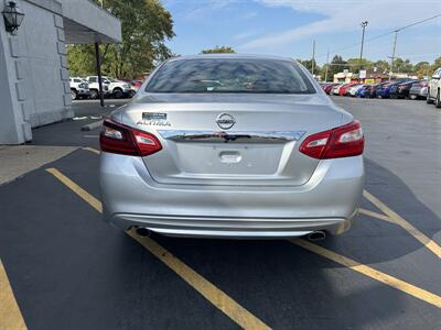 2017 Nissan Altima 2.5   - Photo 7 - Fairview Heights, IL 62208