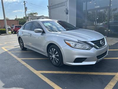 2017 Nissan Altima 2.5   - Photo 2 - Fairview Heights, IL 62208