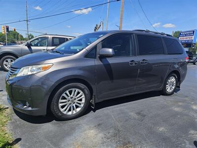 2011 Toyota Sienna XLE 8-Passenger   - Photo 5 - Belleville, IL 62223