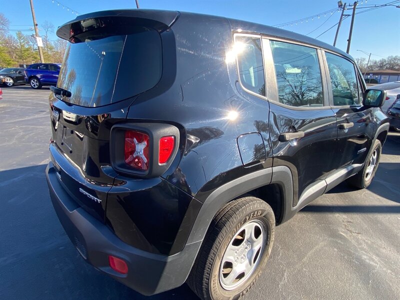 2018 Jeep Renegade Sport - Photo 8 - Belleville, IL 62226