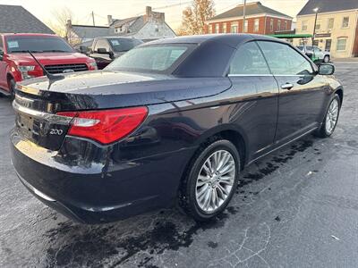 2011 Chrysler 200 Series Limited Hardtop Convertible   - Photo 4 - Millstadt, IL 62260